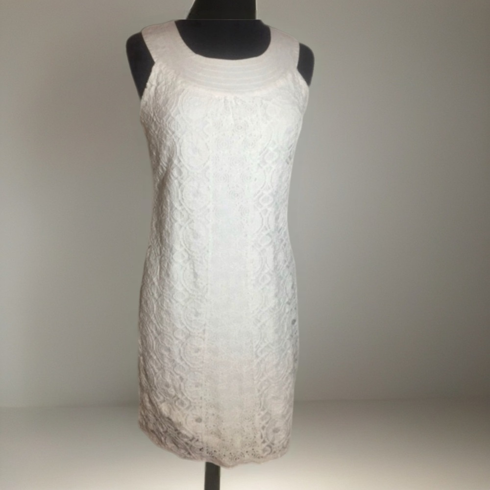 Liz Claiborne Brocade White lace layered over cotton dress. Hidden side zip M
